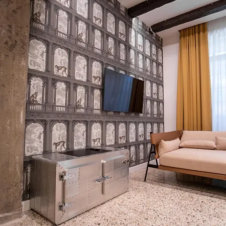 Palazzo Sebeto Apartahotel 4*