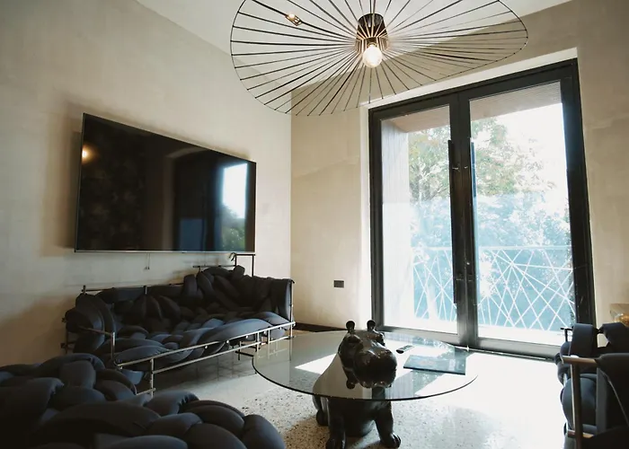 Palazzo Sebeto Неаполь